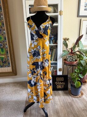 Women’s coverup Dress - Sleeveless V-Neck